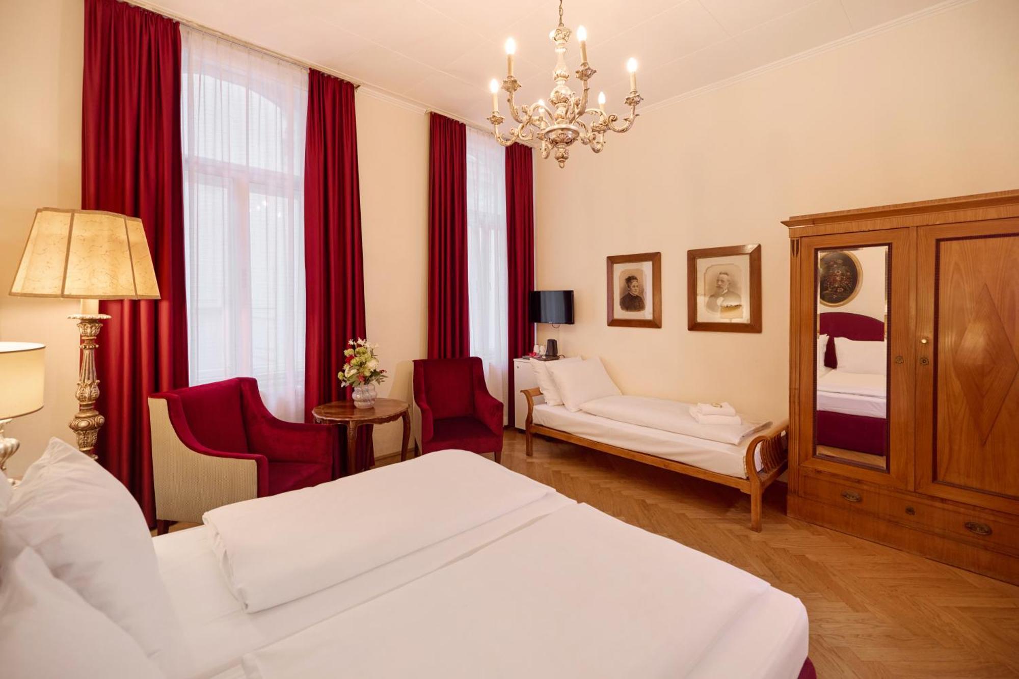 Graben Hotel Wina Bagian luar foto