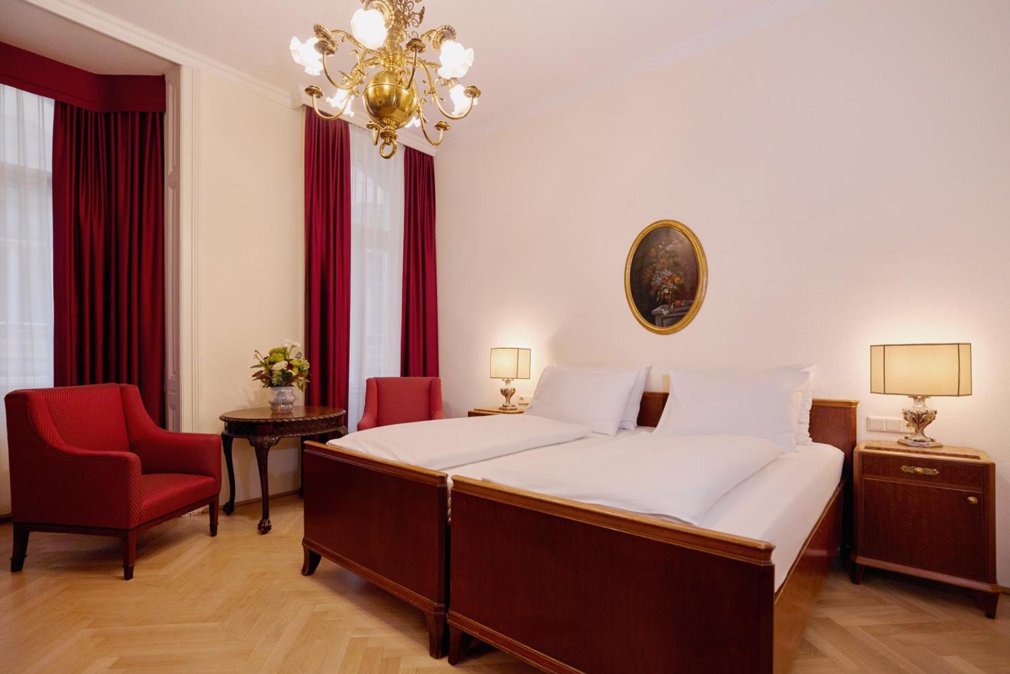 Graben Hotel Wina Bagian luar foto