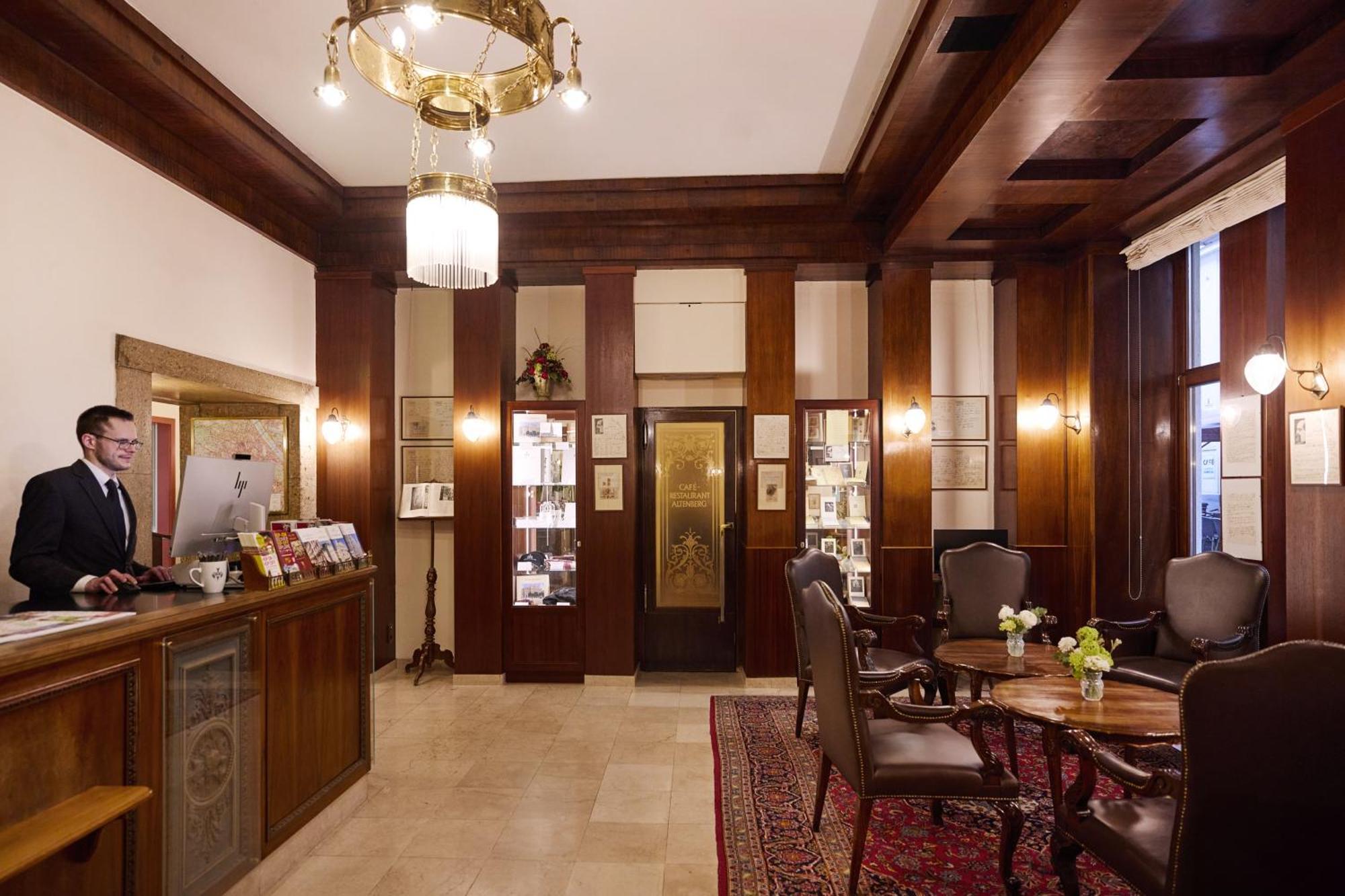 Graben Hotel Wina Bagian luar foto